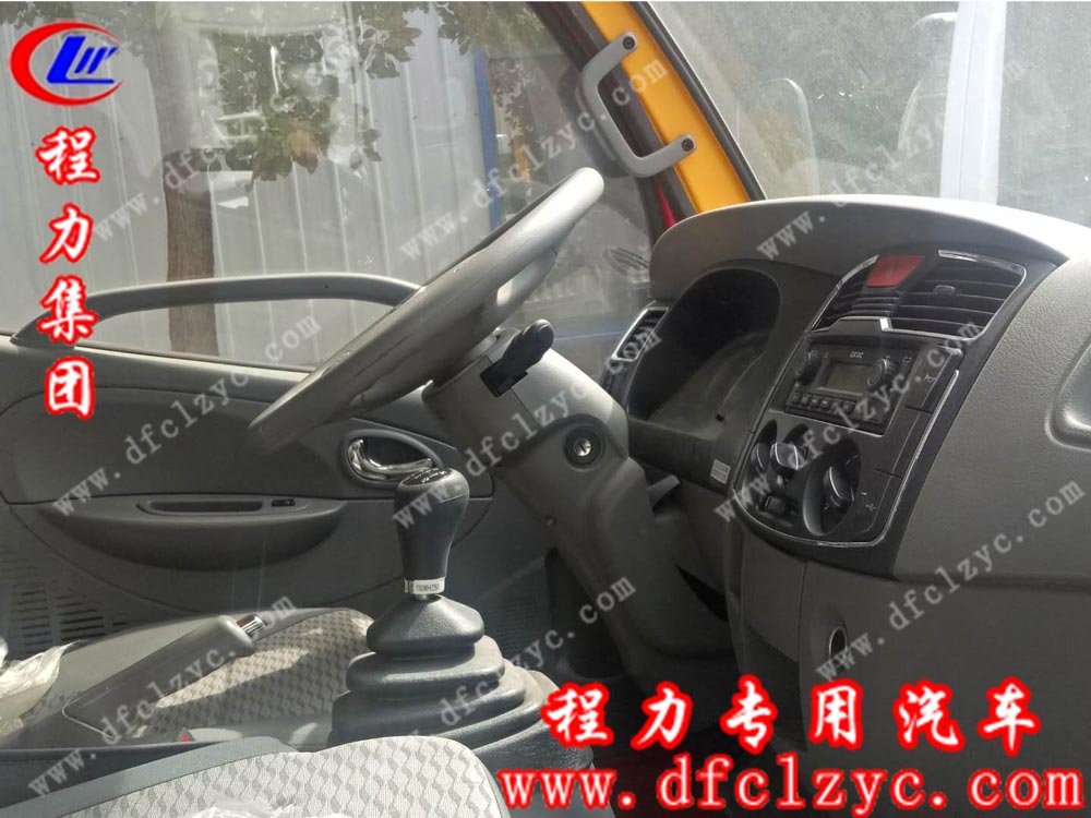 東風(fēng)凱普特雙排水罐消防車(chē)