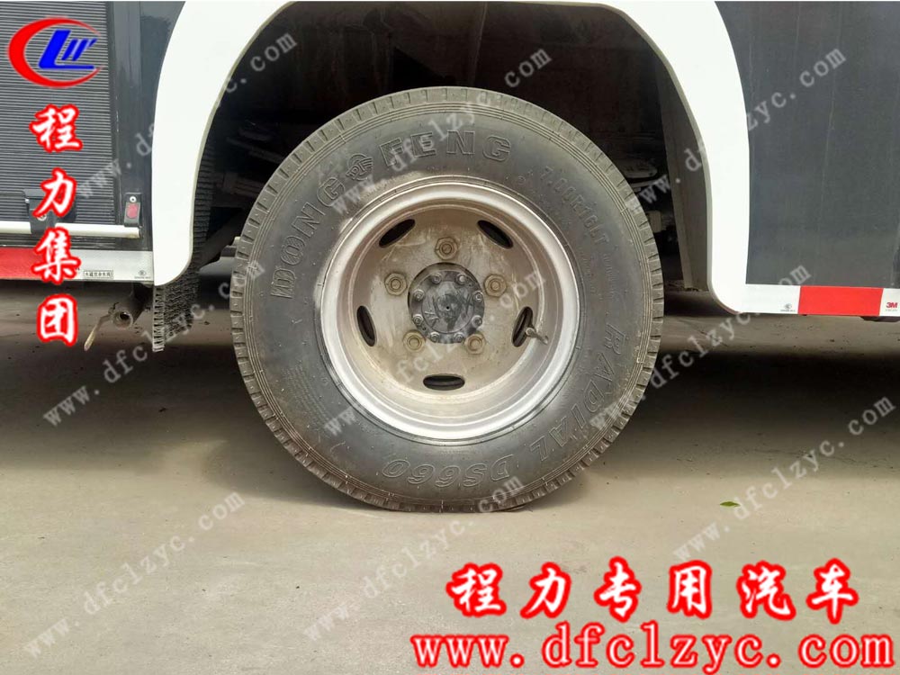 東風(fēng)凱普特雙排水罐消防車(chē)