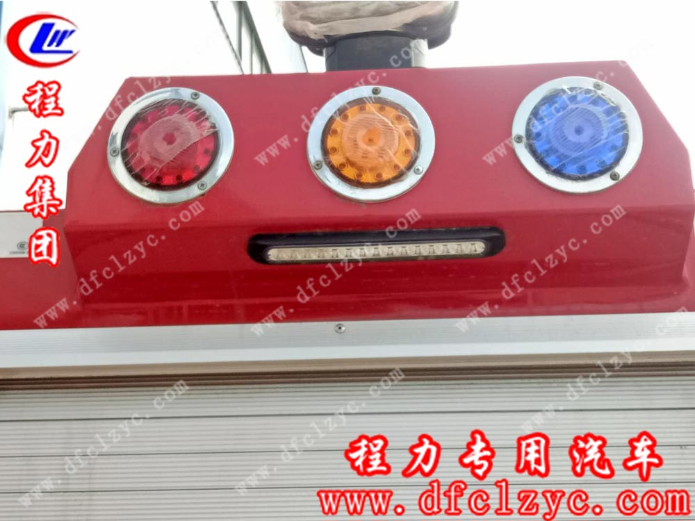 東風(fēng)凱普特雙排水罐消防車(chē)