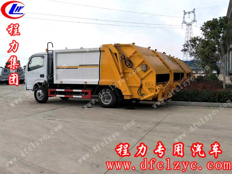 程力集團(tuán)壓縮垃圾車，整裝待發(fā)，出口海外