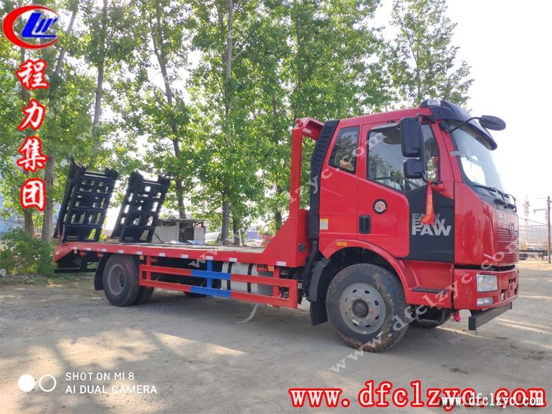程力集團(tuán)解放J6平板運(yùn)輸車(chē)